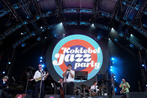 Учасники колективу Ваагна Айрапетяна (Вірменія) виступають на 16-му міжнародному музичному фестивалі Koktebel Jazz Part